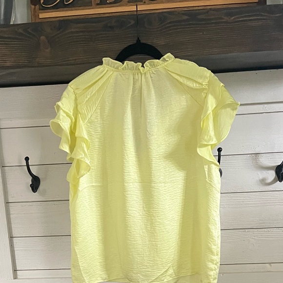NWT STEVE MADDEN Flutter Sleeve Top Sz: L - Picture 5 of 8